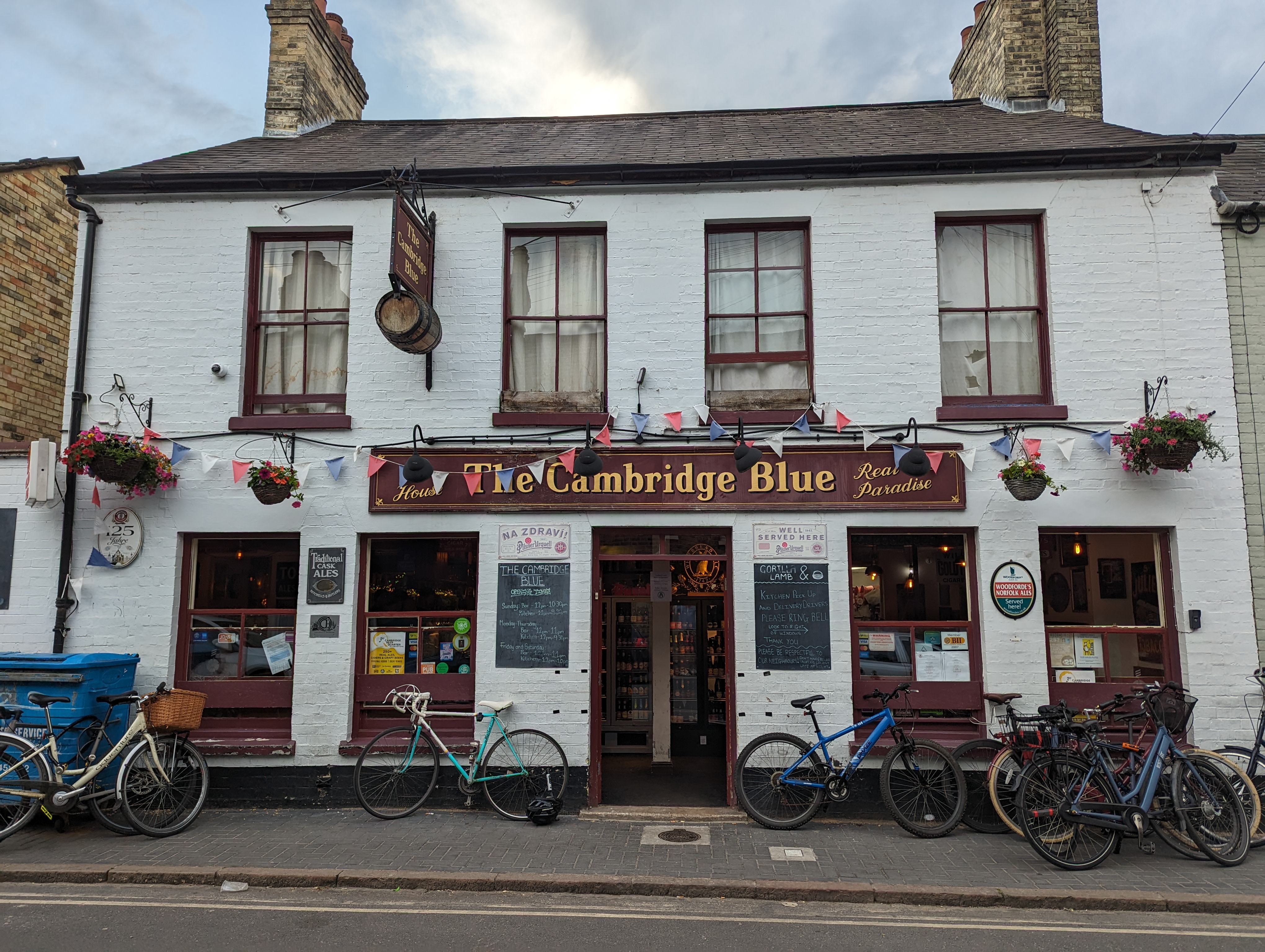 Gorilla + Lamb burgers @ The Cambridge Blue